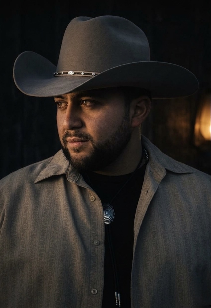 Raul VM portrait with cowboy hat